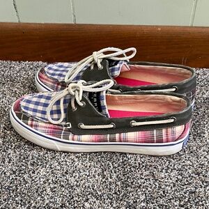 Women’s Sperry Plaid Shoes with Lace-Up Design